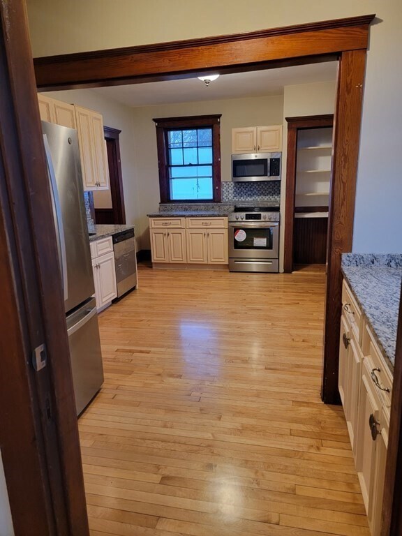 Building Photo - 7 Raymond Rd