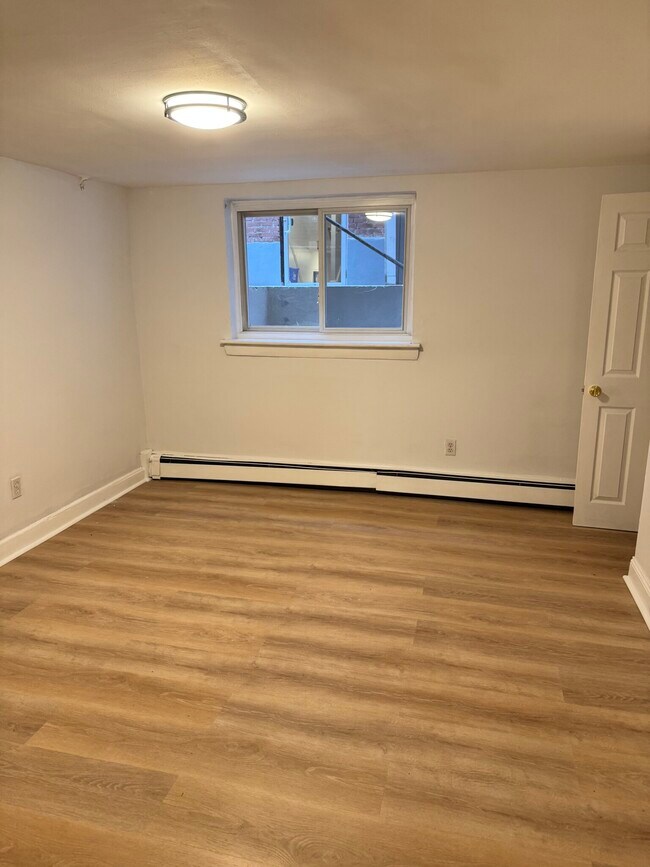 Building Photo - 61 Selkirk Rd