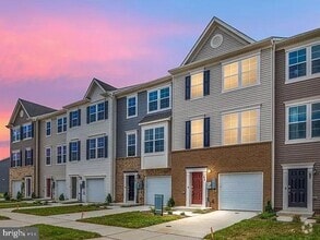 Building Photo - 63 Arsberg Dr