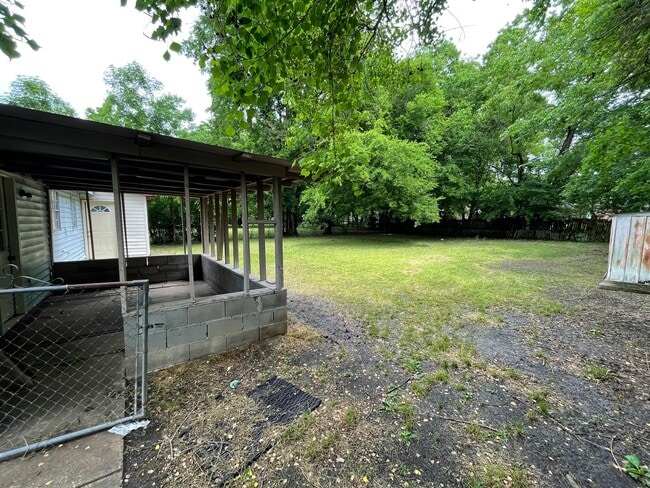 Building Photo - ** 3 Bed 1 Bath located in Woodley Park * ...