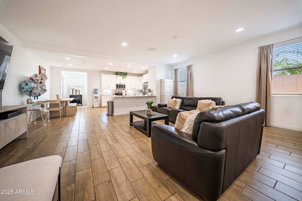 Foto principal - 4911 N 193rd Dr