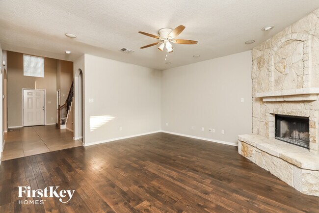 Building Photo - 2204 Oak Valley