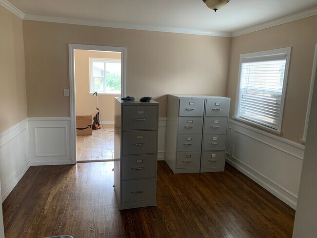 Foto del edificio - 5354 Fallbrook Ave