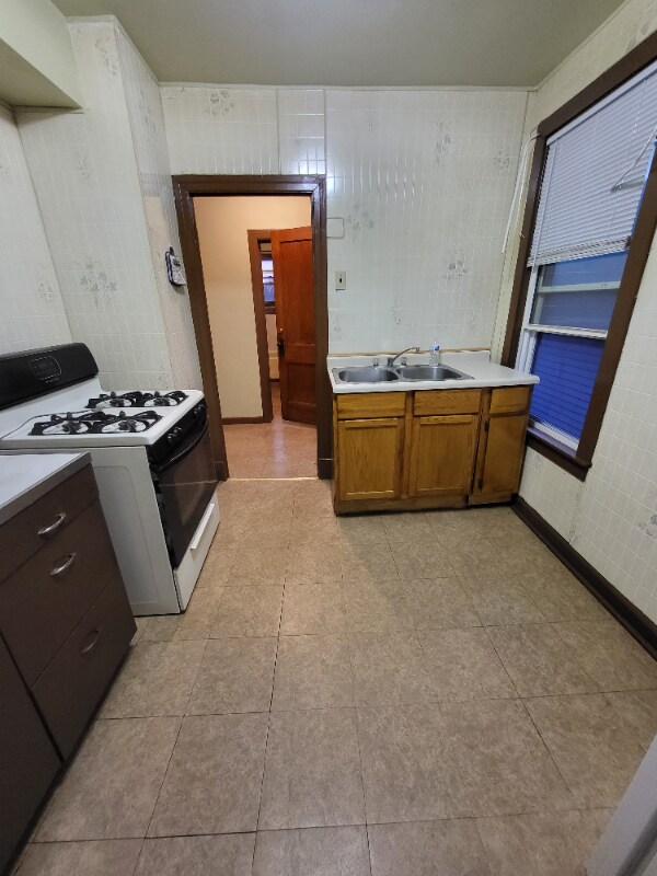 Building Photo - 3827 Fir St