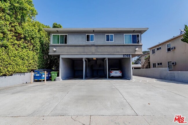 Photo - 11749 Riverside Drive Unit 6 House