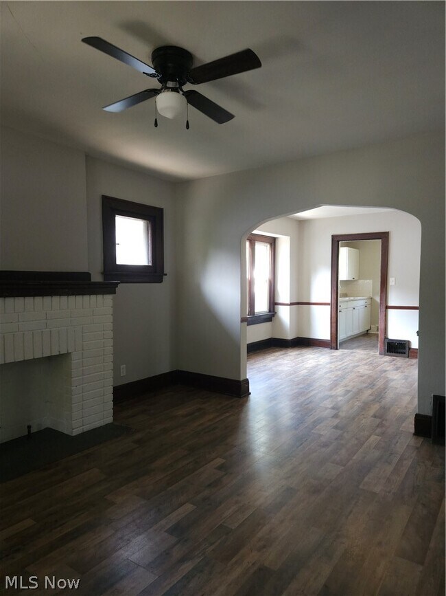 Foto del edificio - 614 Sanford Ave
