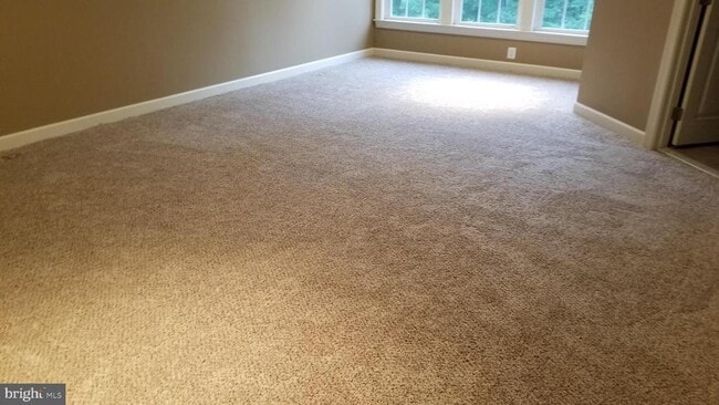 Building Photo - 1587 Rutland Way