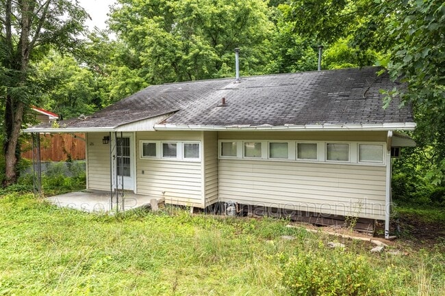 Building Photo - 126 Wellington Cir