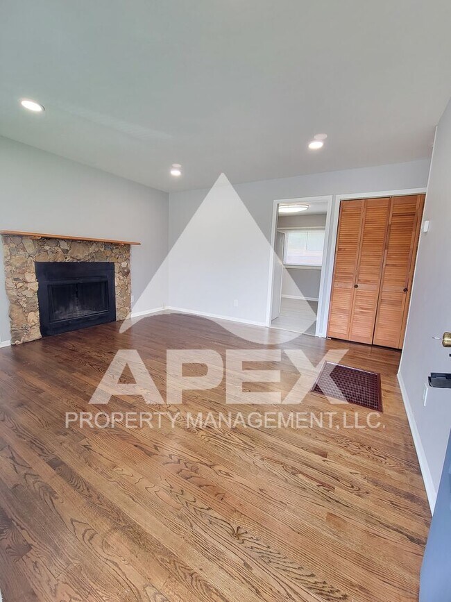 Foto del edificio - Renovated - 3 Bd 1 Ba Single Family home i...