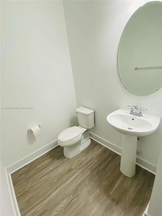 Foto del edificio - 23572 SW 107th Pl