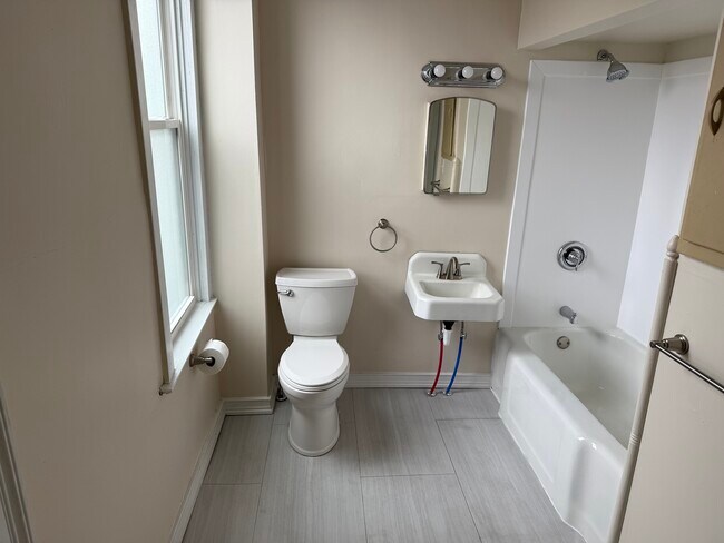 Foto del edificio - 1118 Kinneys Ln