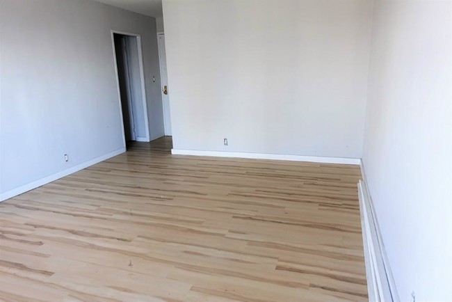 Living Area - 1370 Saint Nicholas