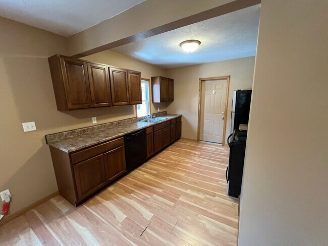 Foto del edificio - Upper Level 1 Bedroom, 1 Bathroom Apartmen...