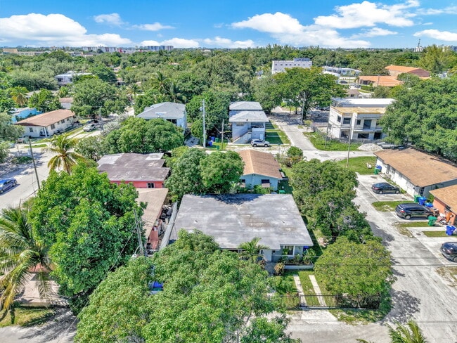 Foto del edificio - 6430 NE 1st Ct