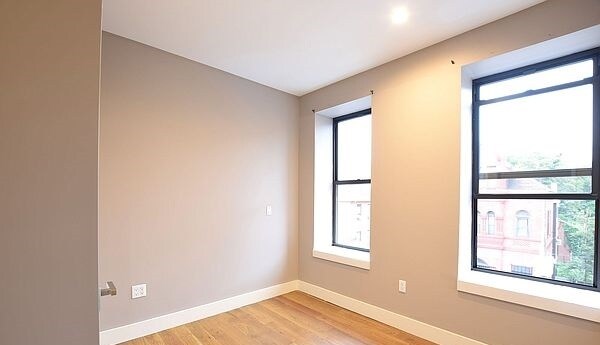 Building Photo - 435 Throop Ave