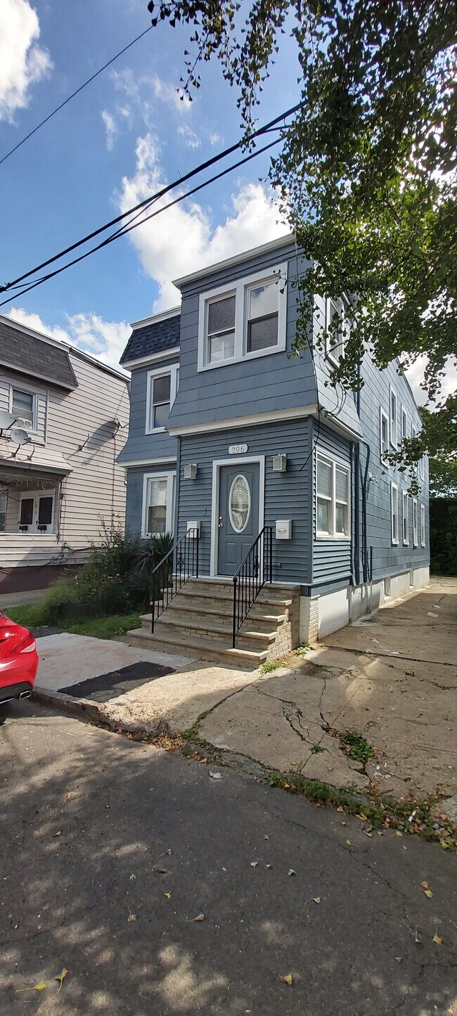 Foto del edificio - 396 Chadwick Ave