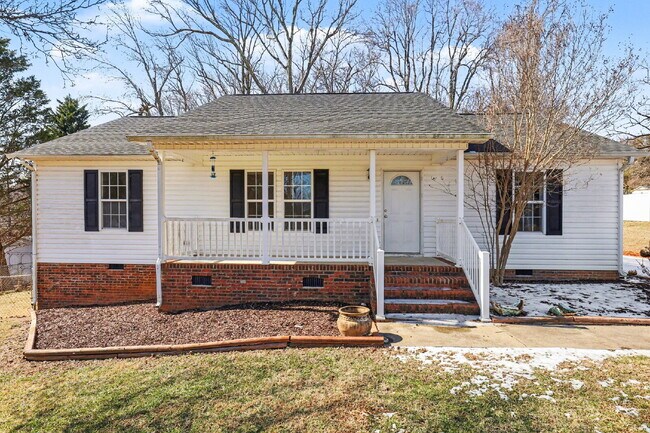 Foto del edificio - Private 1-Acre Retreat with Fenced Yard, Back Deck & Fireplace – No HOA