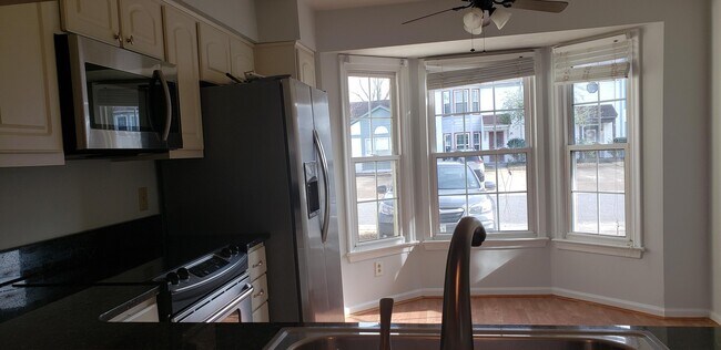 Foto del edificio - 4612 Stonebridge Ln