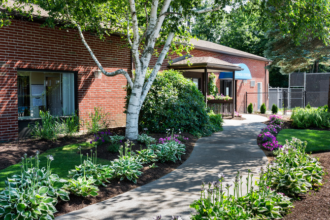 Foto del edificio - Brook Village West