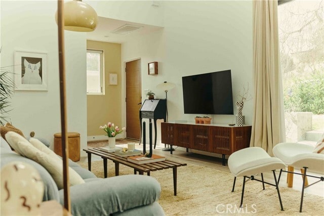 Foto del edificio - 6010 Oak Hill Pl