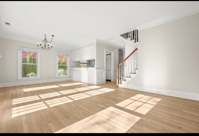 Building Photo - 62 Sherwood Pl