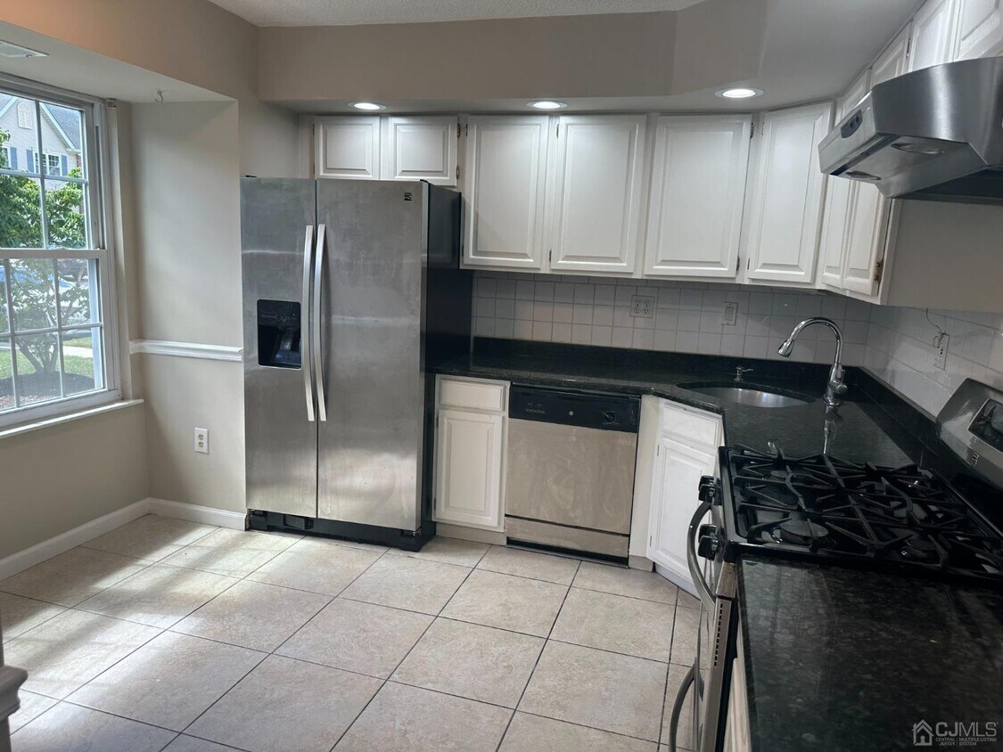 Foto principal - 62 Goodwin Dr