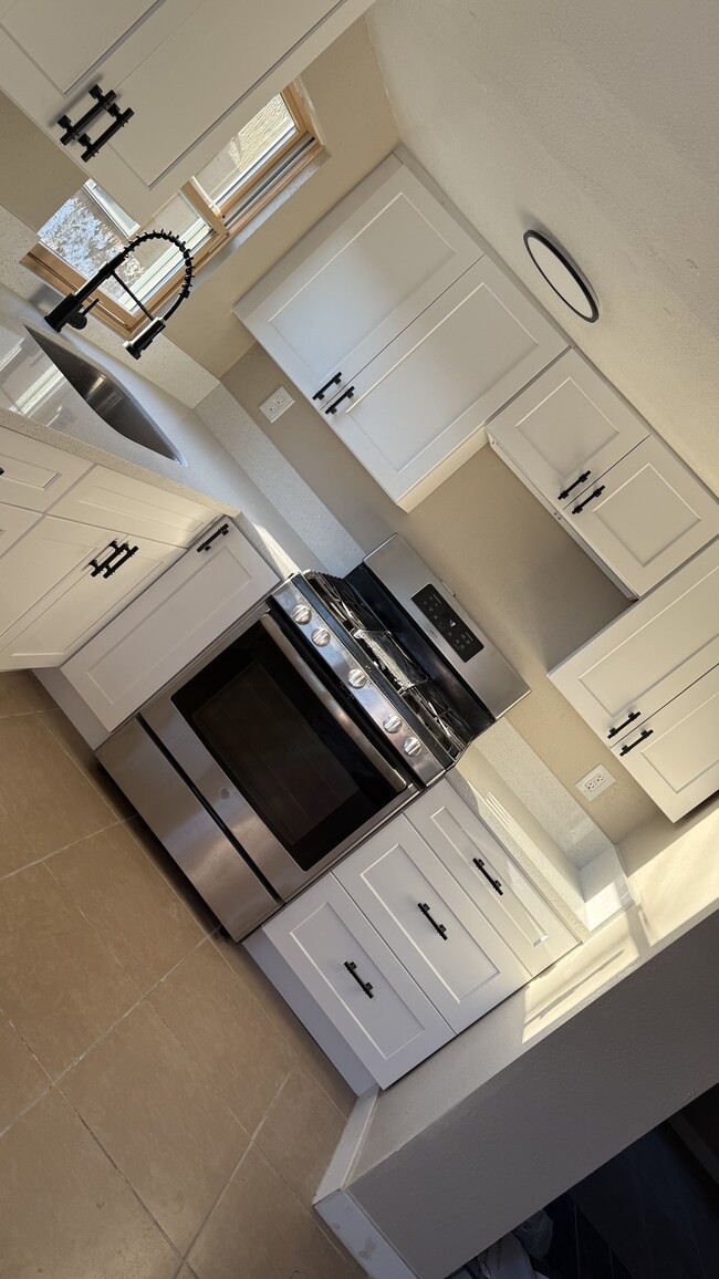 Foto del edificio - 618 Ansol Ln