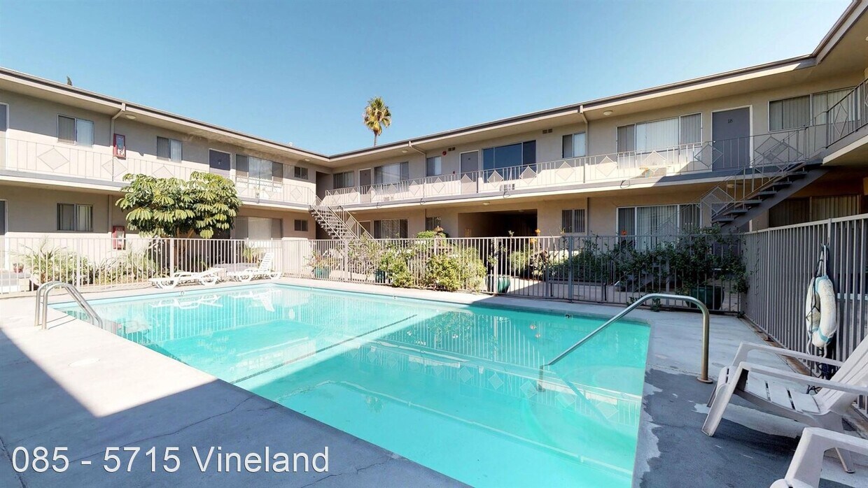 Foto principal - 5715 Vineland Ave