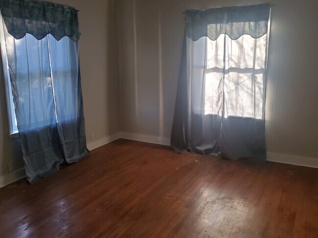 Foto del edificio - 2237 Spring Place Rd SE