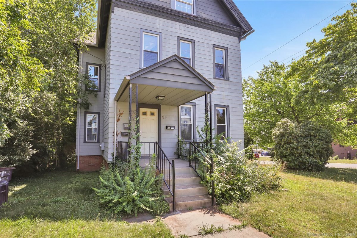 Primary Photo - 94 Bassett St