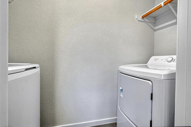 Building Photo - 28739 Bottom Grass Trl