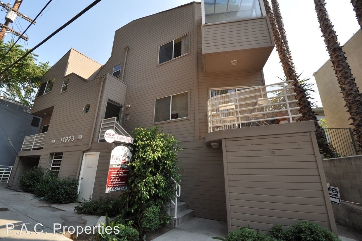Foto principal - 11923 Laurelwood Dr