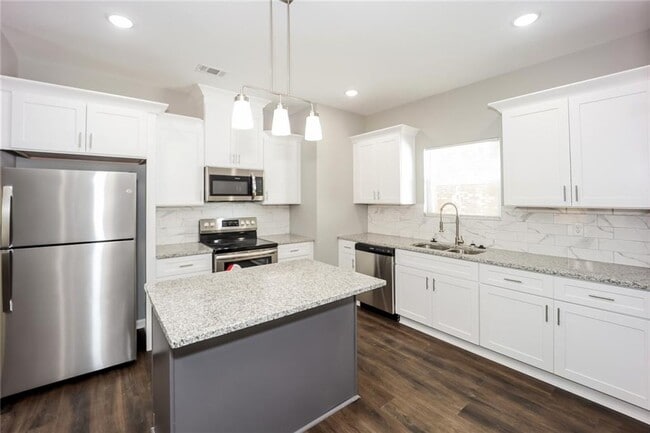 Building Photo - 255 Addy Ln