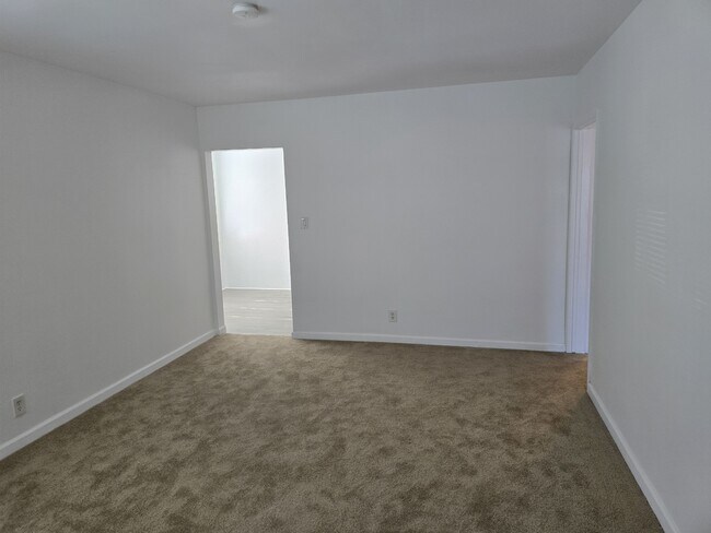 Building Photo - 11036 S Truro Ave