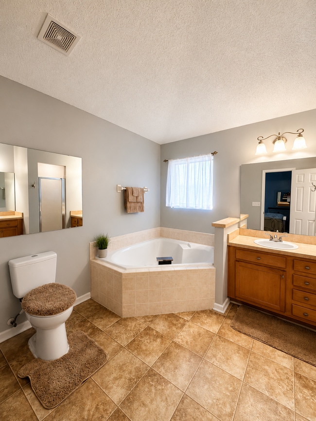Building Photo - 8663 Julia Marie Cir