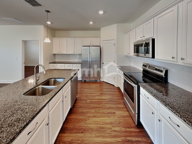 Foto del edificio - 5892 Hampton Creek Rd