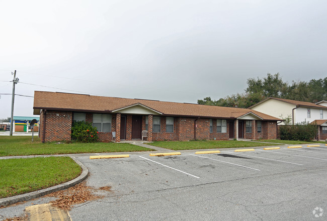 Building Exterior - Orangemont Village Apartments