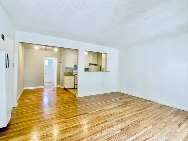 Building Photo - 11510 Iowa Ave