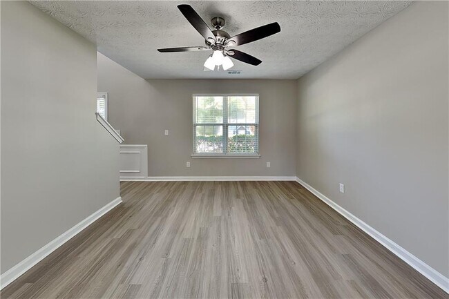 Building Photo - 1618 Sparrow Wood Ln SW