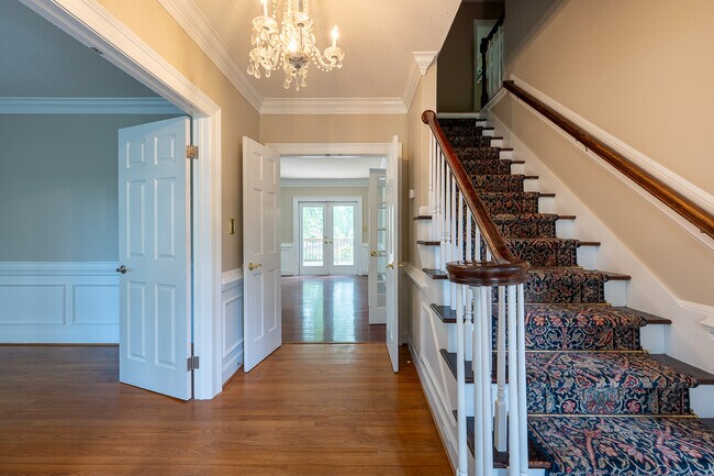 Foto del edificio - 4135 Knollcrest Cir N
