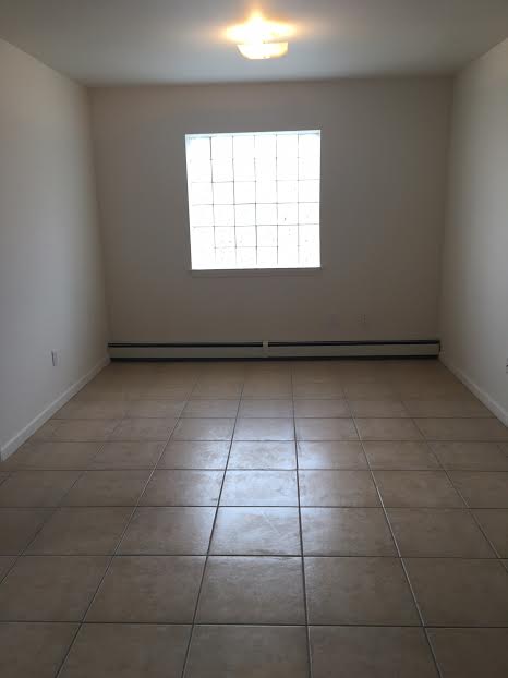 Building Photo - 2411 Halsey St