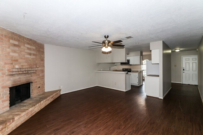 Foto del edificio - 6527 La Violetta Dr