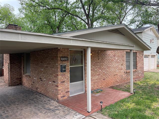 Primary Photo - 725 Elmwood Dr