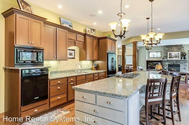 Building Photo - 5 br, 4 bath House - 14079 Haas Lake Circle