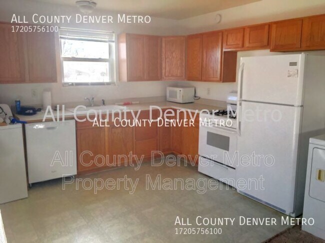 Building Photo - 2736 Fenton St
