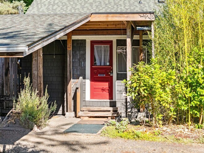Foto del edificio - Charming Silverdale Home with Business Pot...