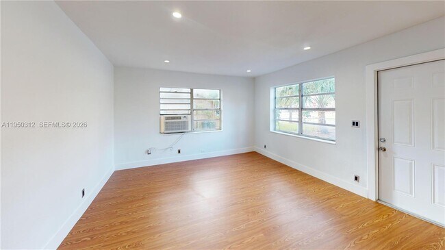 Foto del edificio - 404 NW 21st Terrace