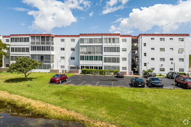 Building Photo - Sapphire Condominium