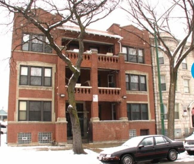 Building Photo - 5618 S Michigan Ave