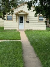 Building Photo - 1009 Russell St